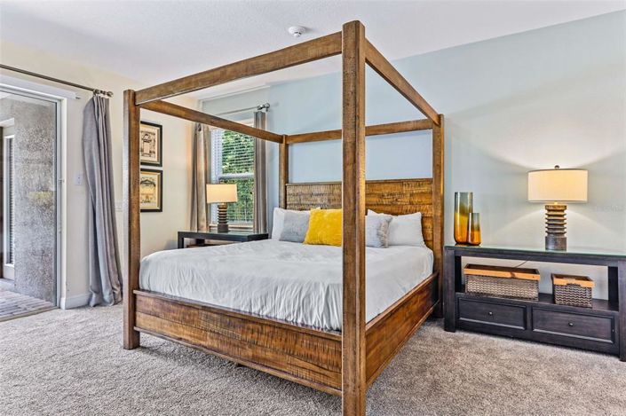 Image No.22-9 Bed Property for sale