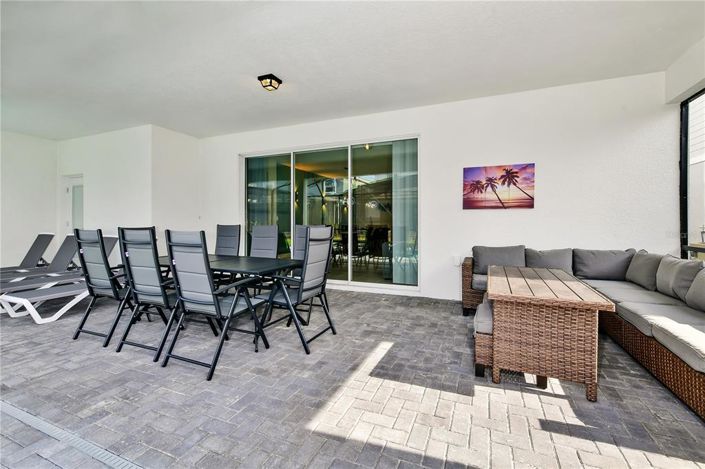 Image No.21-8 Bed Property for sale