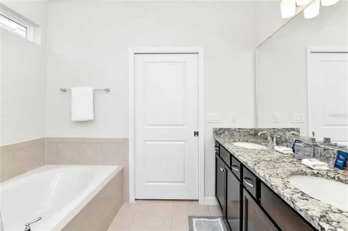 Image No.37-8 Bed Property for sale