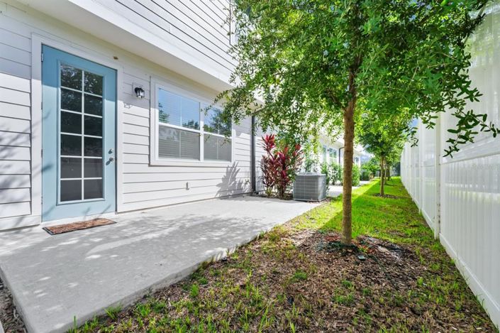 Image No.26-3 Bed Townhouse for sale