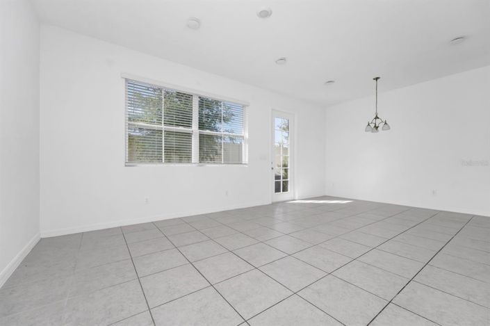 Image No.6-3 Bed Townhouse for sale