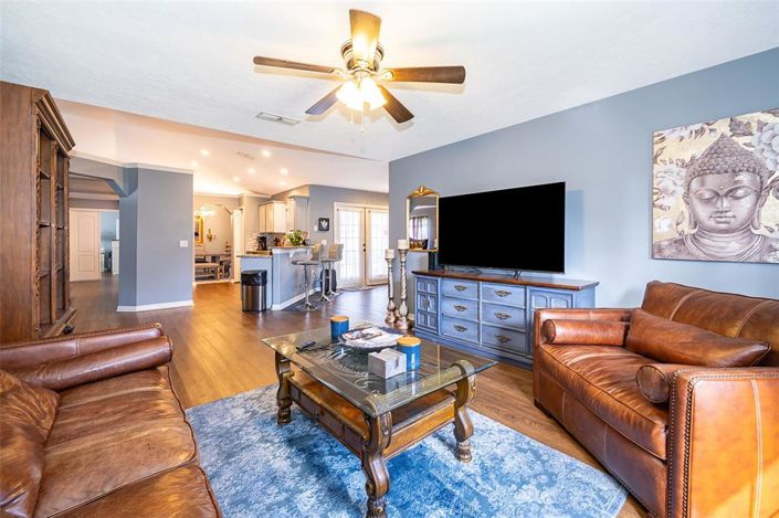 Image No.12-5 Bed Property for sale