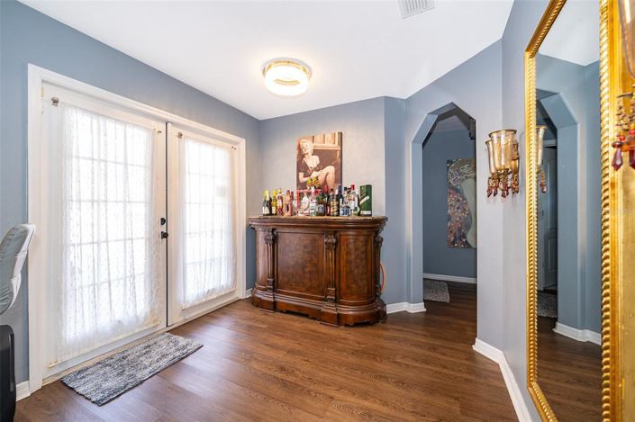 Image No.22-5 Bed Property for sale