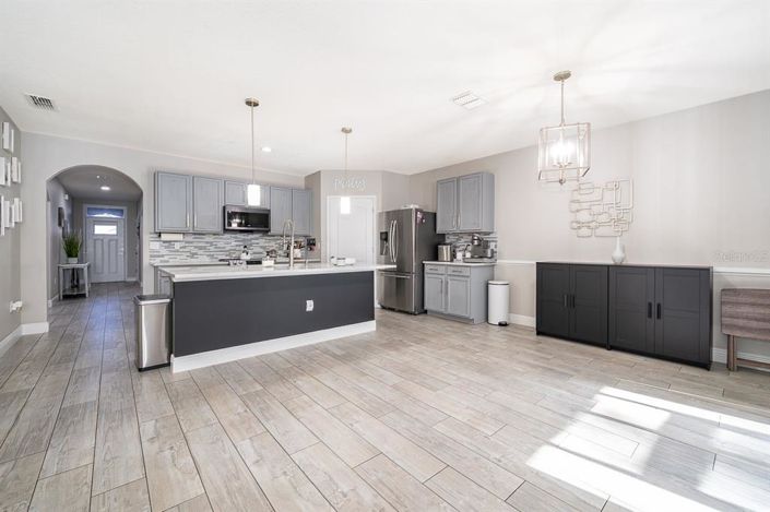 Image No.10-4 Bed Property for sale