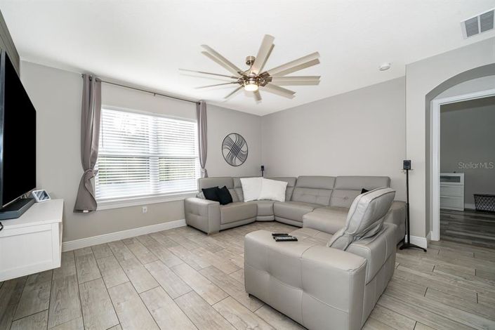 Image No.12-4 Bed Property for sale