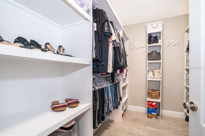 Image No.15-4 Bed Property for sale