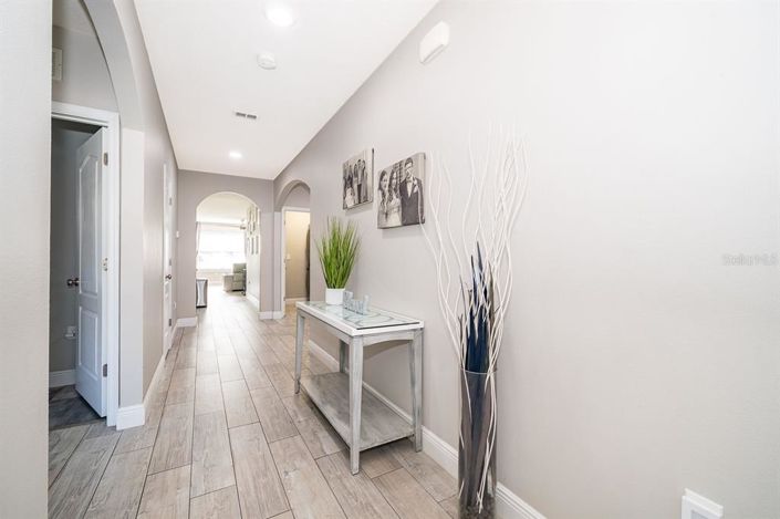 Image No.4-4 Bed Property for sale