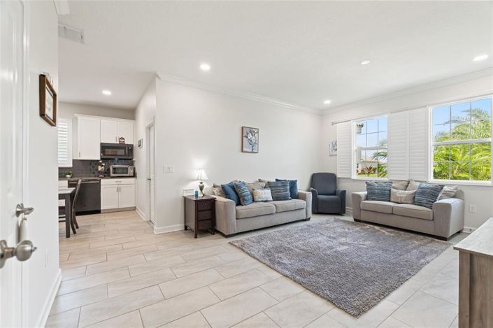 Image No.14-6 Bed Property for sale