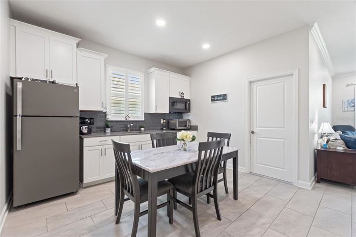 Image No.18-6 Bed Property for sale