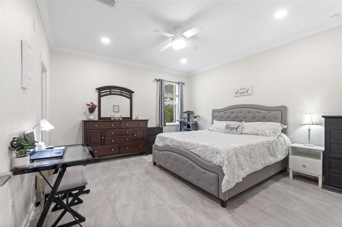 Image No.21-6 Bed Property for sale