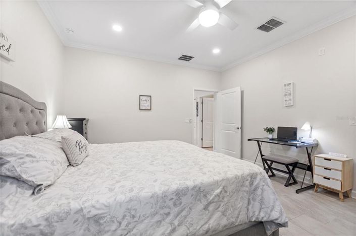 Image No.22-6 Bed Property for sale