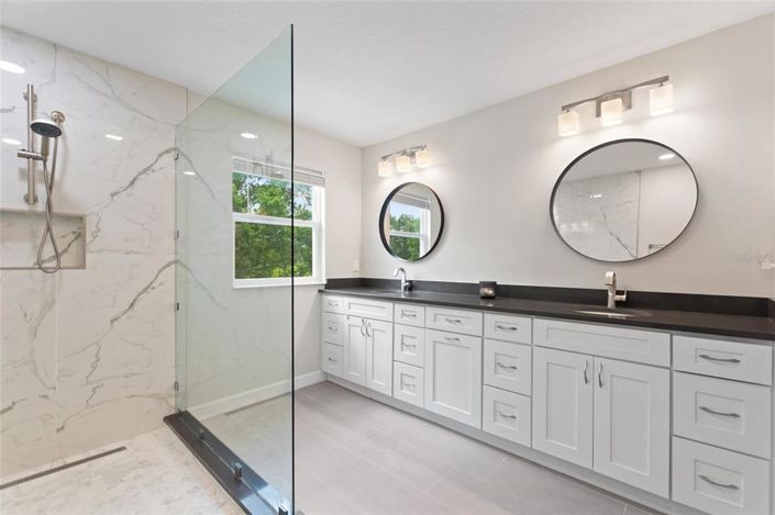 Image No.30-6 Bed Property for sale