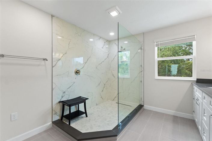 Image No.31-6 Bed Property for sale