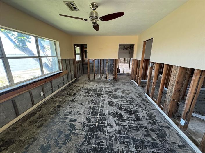 Image No.12-3 Bed Property for sale