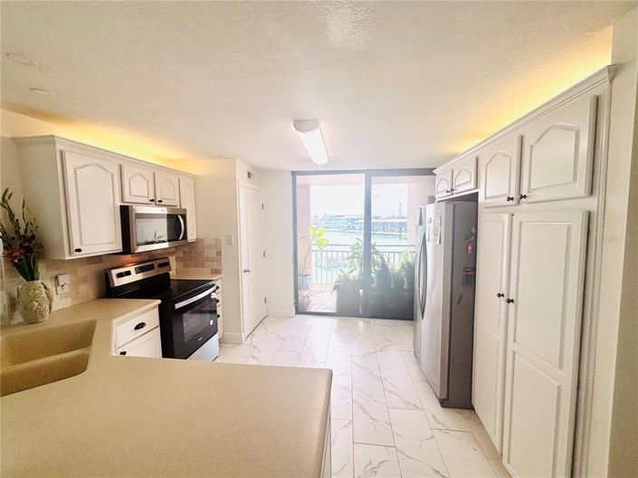 Image No.4-3 Bed Property for sale