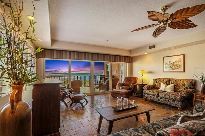 Image No.10-3 Bed Property for sale