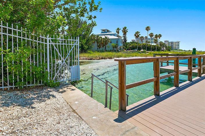 Image No.17-3 Bed Property for sale