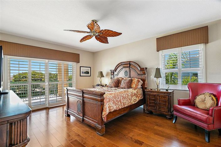 Image No.32-3 Bed Property for sale