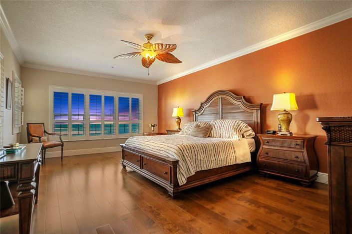 Image No.38-3 Bed Property for sale