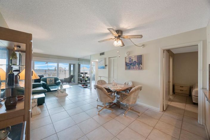 Image No.12-2 Bed Property for sale