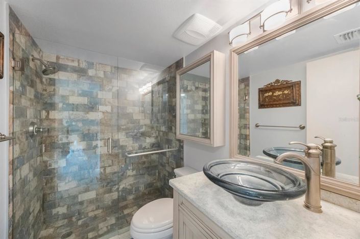 Image No.28-2 Bed Property for sale