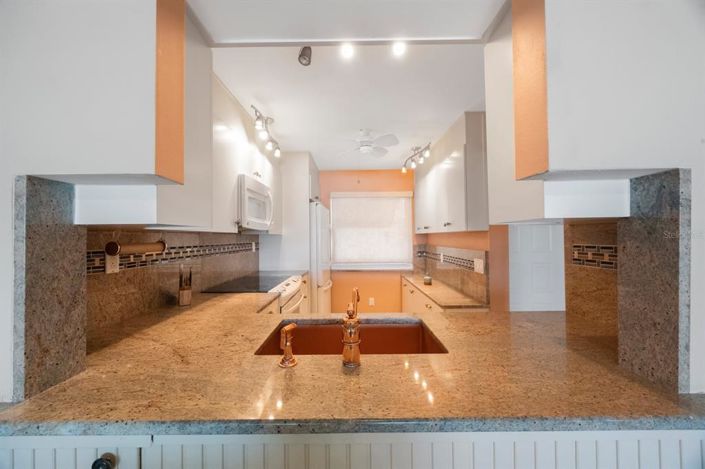 Image No.6-2 Bed Property for sale