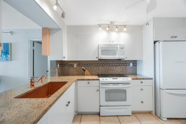 Image No.7-2 Bed Property for sale