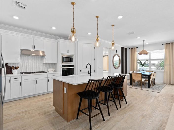 Image No.5-4 Bed Property for sale