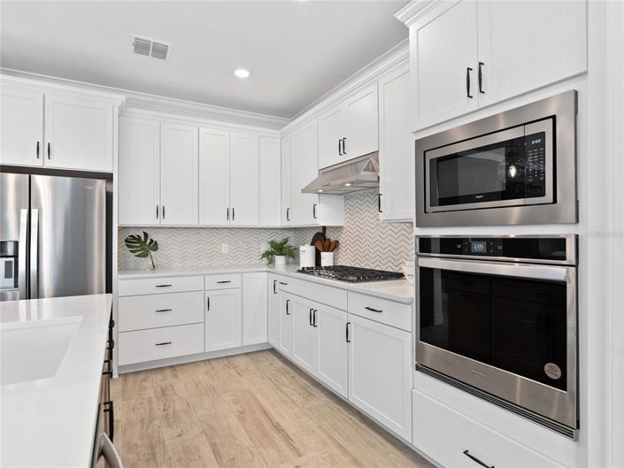 Image No.8-4 Bed Property for sale