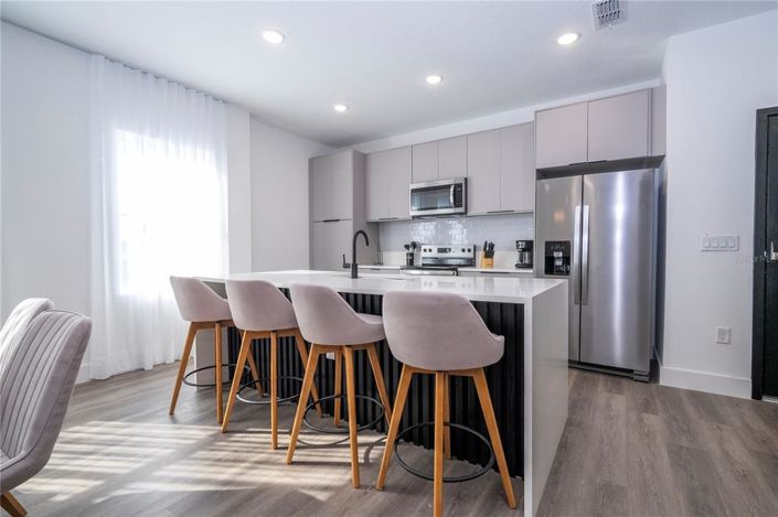 Image No.15-5 Bed Townhouse for sale