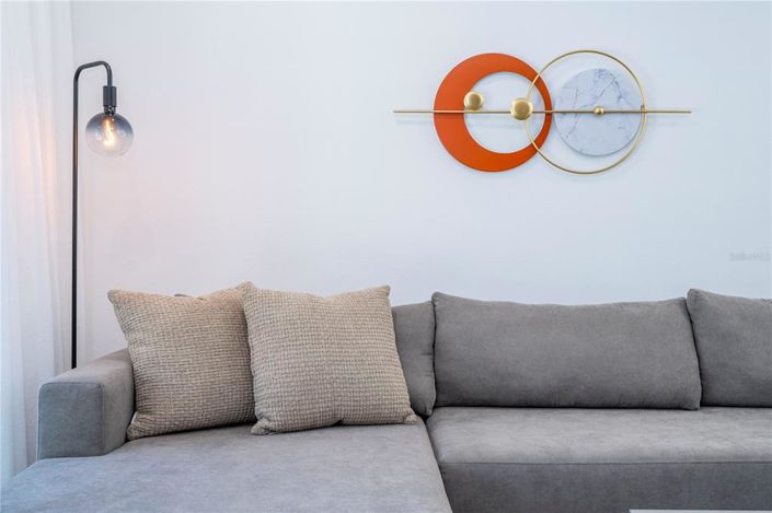 Image No.22-5 Bed Townhouse for sale