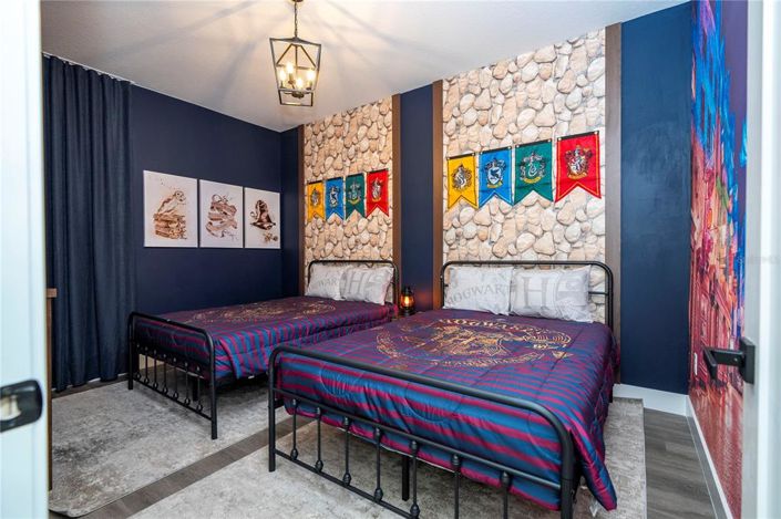 Image No.35-5 Bed Townhouse for sale