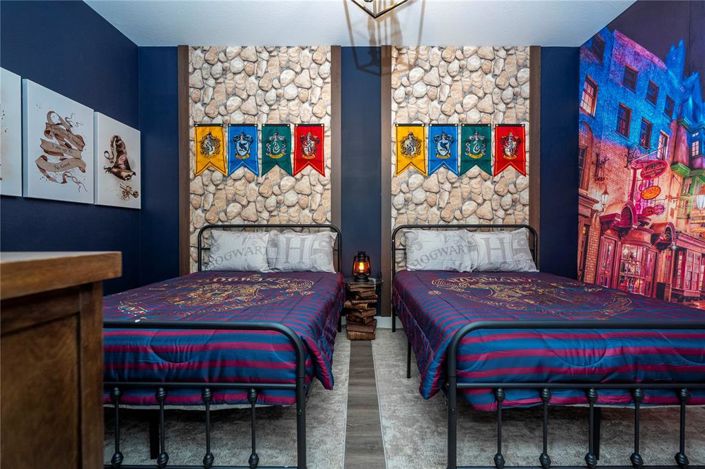 Image No.36-5 Bed Townhouse for sale