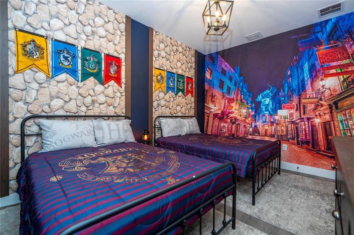 Image No.37-5 Bed Townhouse for sale