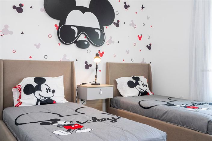 Image No.42-5 Bed Townhouse for sale