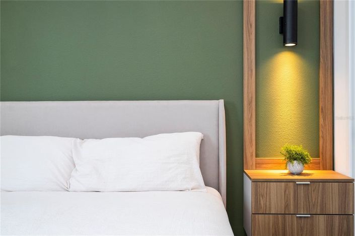 Image No.50-5 Bed Townhouse for sale