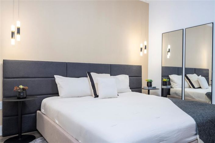 Image No.61-5 Bed Townhouse for sale