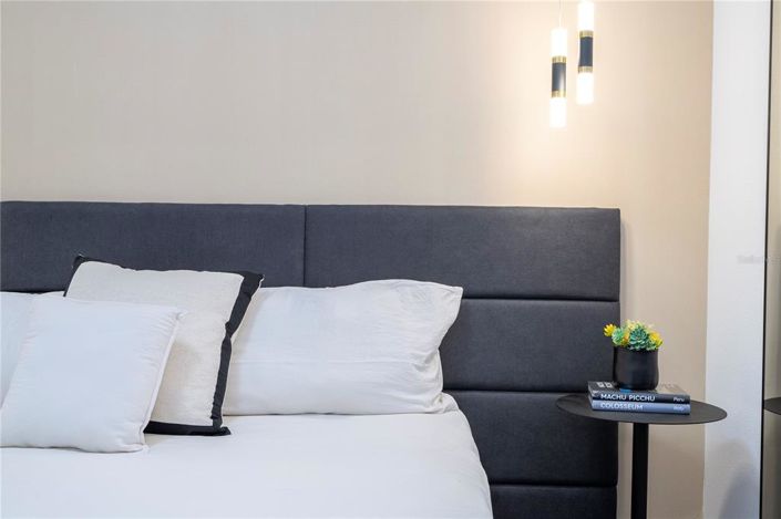 Image No.62-5 Bed Townhouse for sale