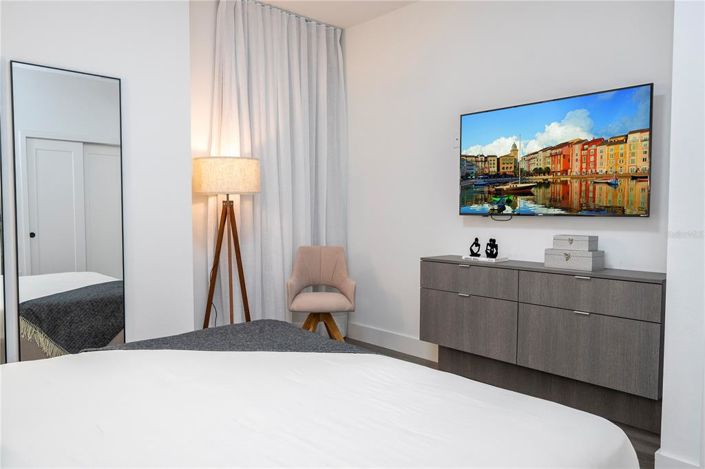 Image No.67-5 Bed Townhouse for sale