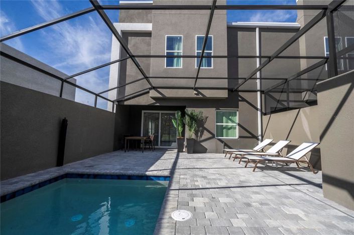 Image No.74-5 Bed Townhouse for sale