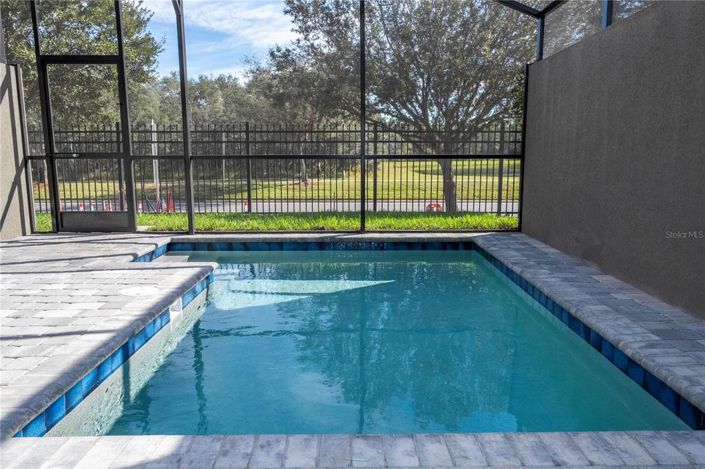 Image No.75-5 Bed Townhouse for sale