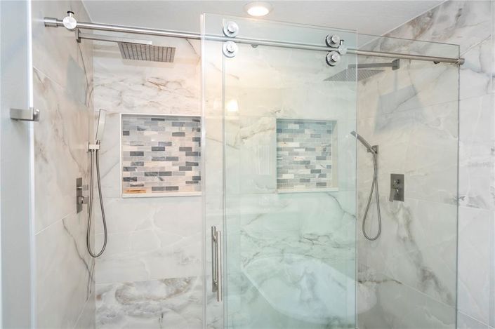 Image No.20-5 Bed Property for sale