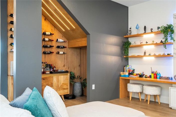 Image No.3-5 Bed Property for sale