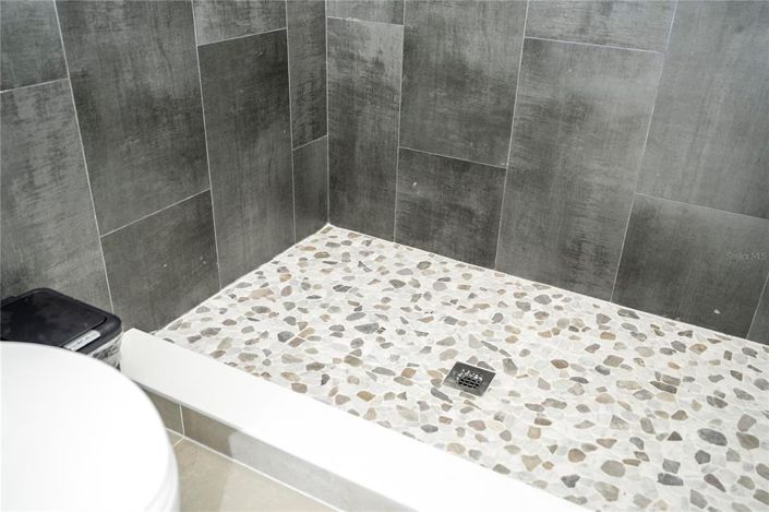 Image No.33-5 Bed Property for sale