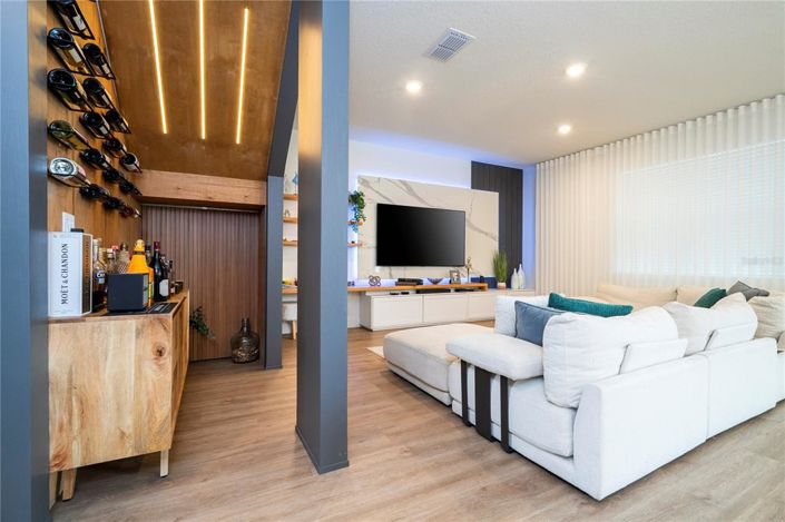 Image No.4-5 Bed Property for sale