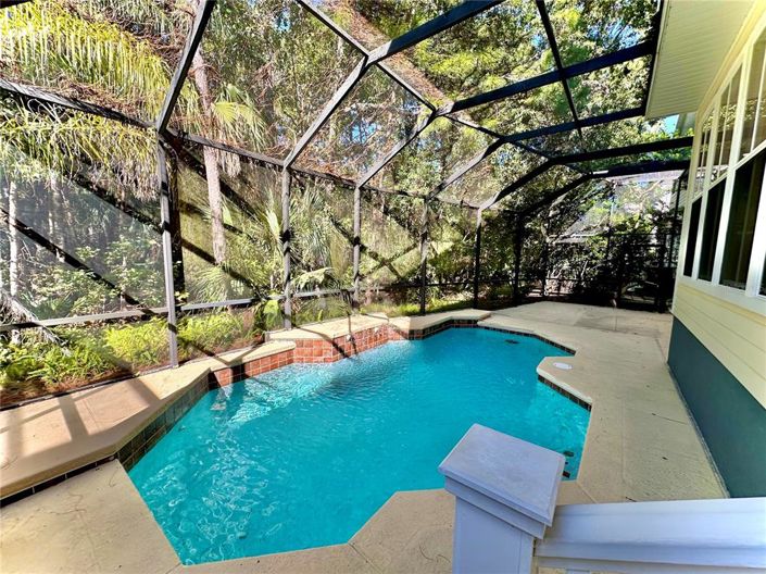 Image No.2-5 Bed Property for sale