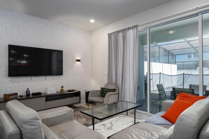 Image No.5-5 Bed Townhouse for sale