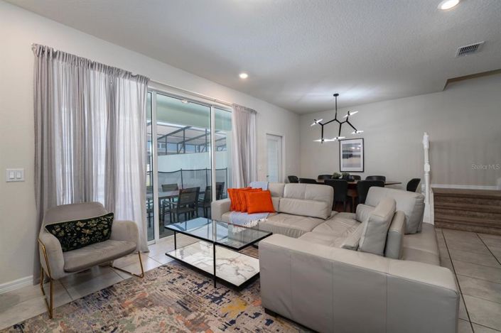 Image No.6-5 Bed Townhouse for sale