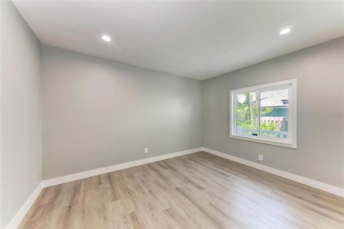 Image No.22-4 Bed Property for sale