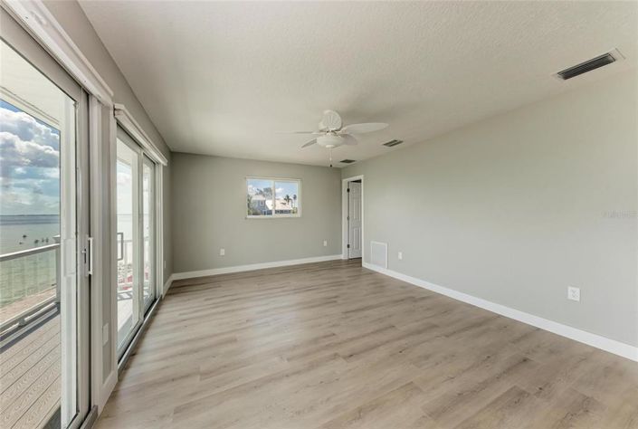 Image No.38-4 Bed Property for sale